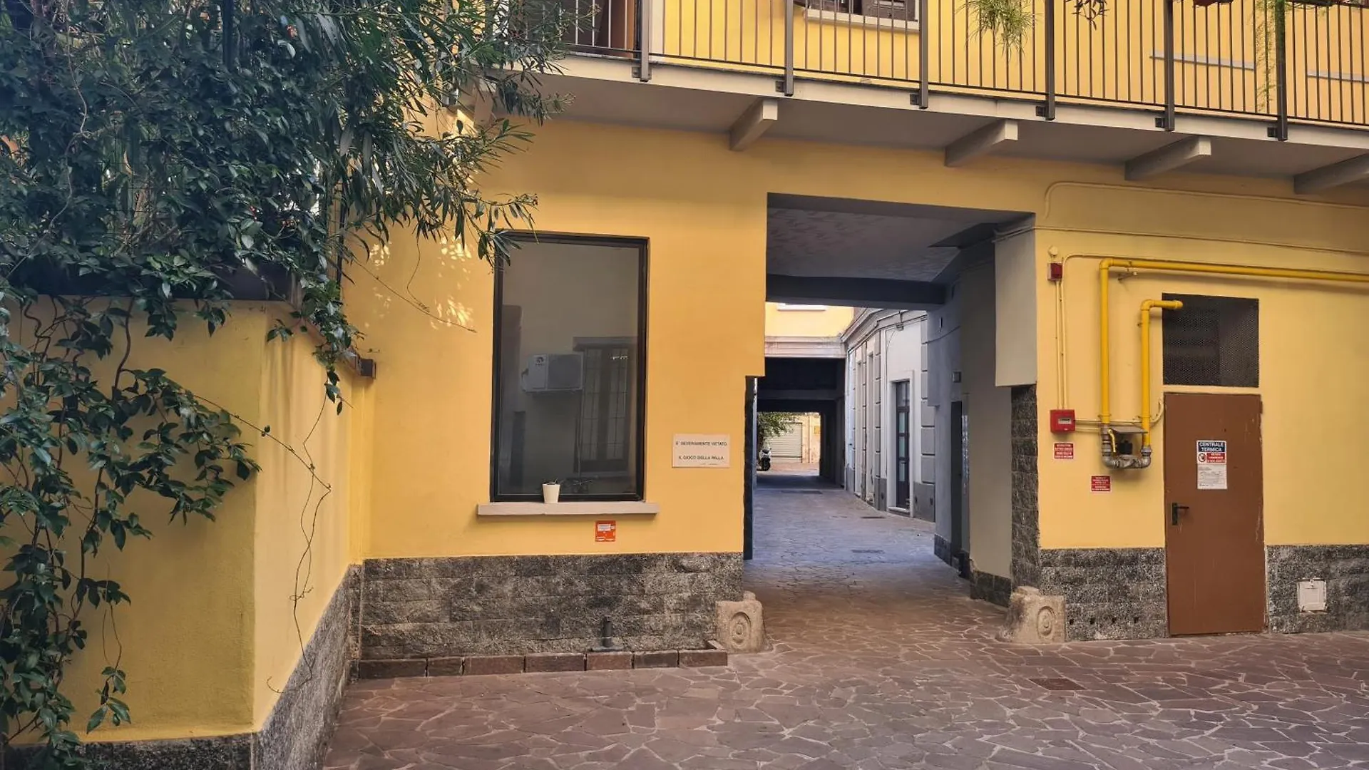 Portaromanabellamilano Studio 10 Minutes From Duomo 0*, Milan
