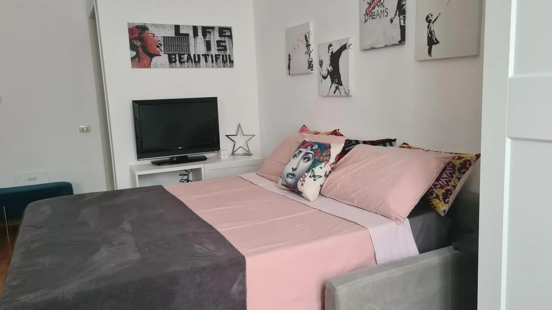 Portaromanabellamilano Studio 10 Minutes From Duomo Italy